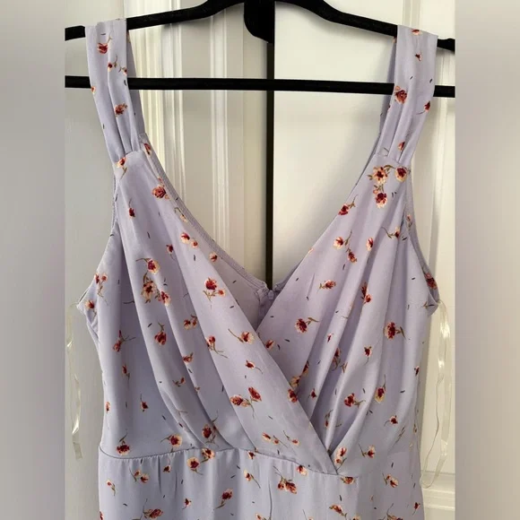 Floral Lavender midi dress - Picture 2 of 5